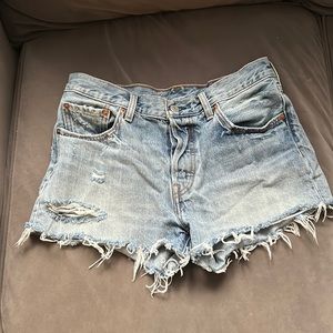 Levi’s 501 Jean shorts size 28